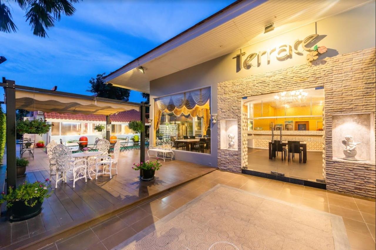 Hotel Napheera Royal Tel Ban Khlong Bang Krathiam Exterior foto